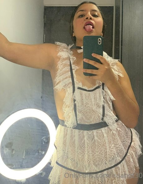 Naken läckt OnlyFans-bild av Issahott31