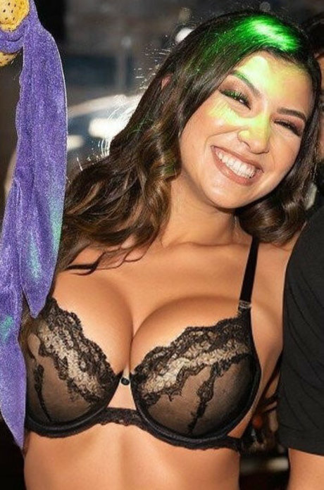 Nahá fotka uniklých OnlyFans od Nourhene Hocini