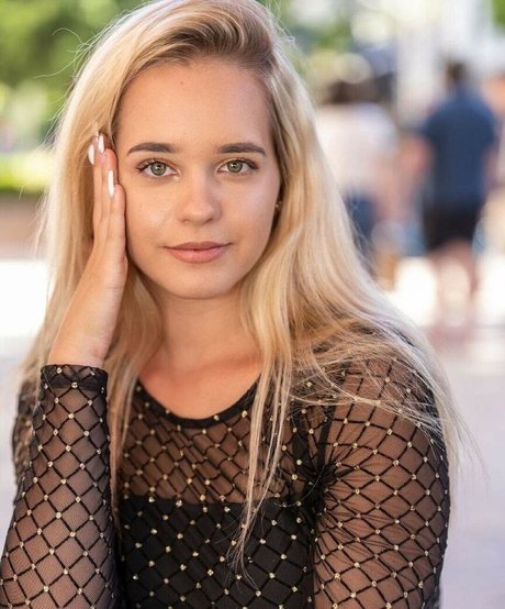 Nahá fotka uniklých OnlyFans od Valkyrie Mcfey