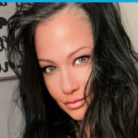 Naken lekkede OnlyFans-bilde av Alley Baggett