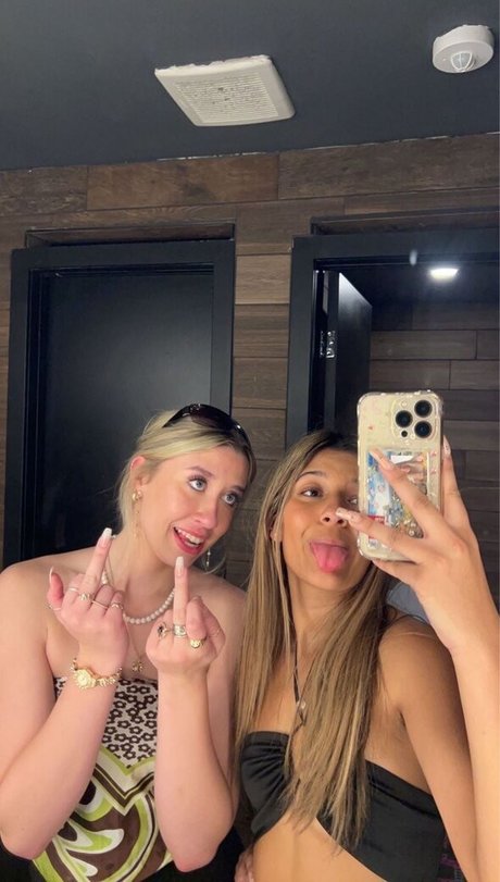 Naken lekkede OnlyFans-bilde av Jordan Christine Macdonald
