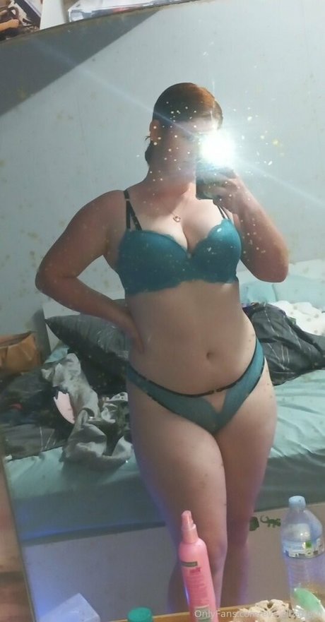 Naken läckt OnlyFans-bild av Genevieveellis