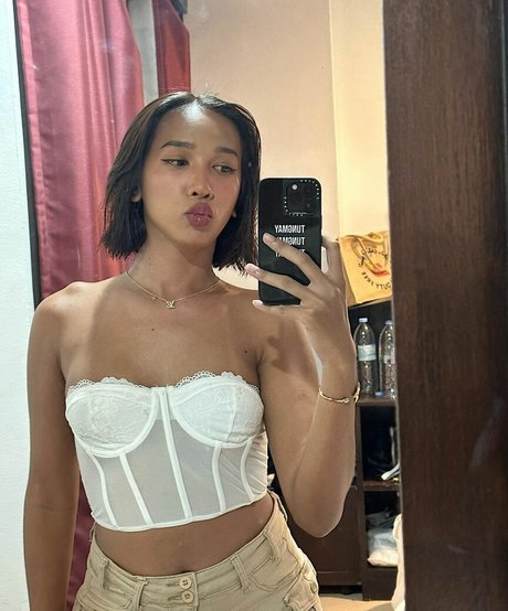 Naken lekkede OnlyFans-bilde av Ladyboy May Thanya