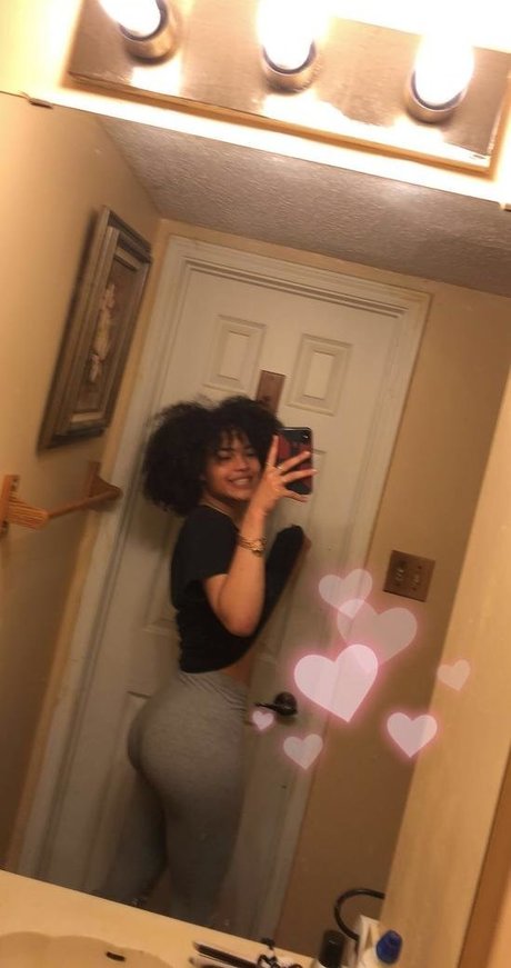 Foto di nudo di fuga di OnlyFans di Lightskin