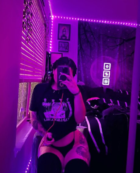 Nahá fotka uniklých OnlyFans od Horrorwh0re