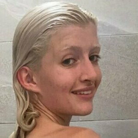 Naken läckt OnlyFans-bild av Sami Sheen