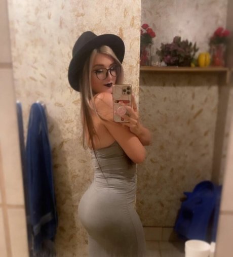 Naakte gelekte OnlyFans-foto van Eveuh
