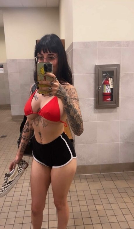 Naken lekkede OnlyFans-bilde av Nova6