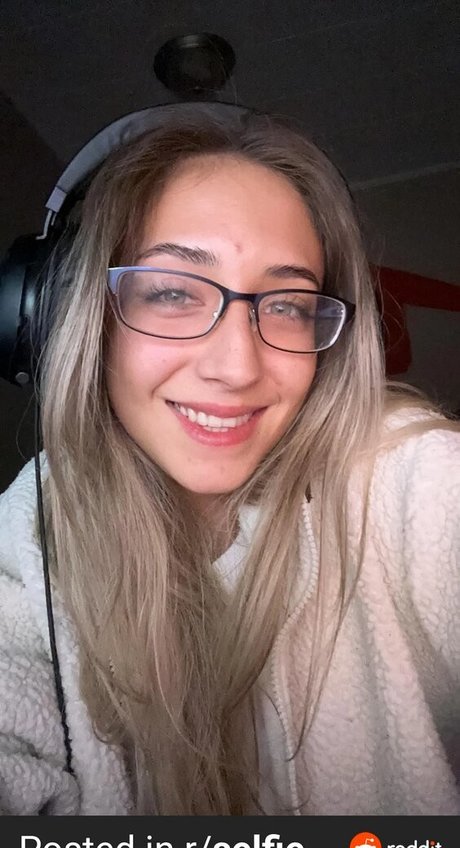 Naken lekkede OnlyFans-bilde av Yellowminimum6204