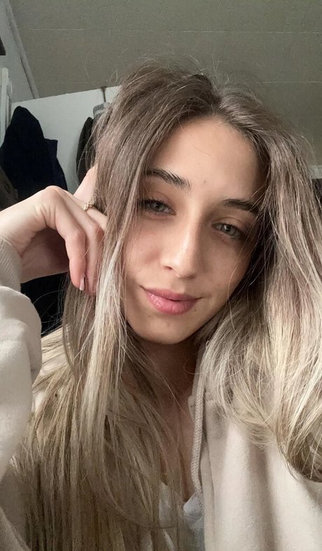 Nahá fotka uniklých OnlyFans od Yellowminimum6204
