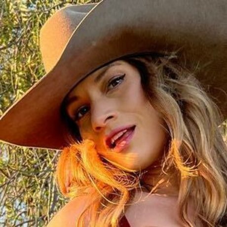 Nahá fotka uniklých OnlyFans od Savannah Ryan