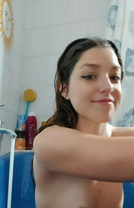 Naken lekkede OnlyFans-bilde av Xinxeta