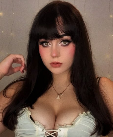 Naken lekkede OnlyFans-bilde av Lularobs