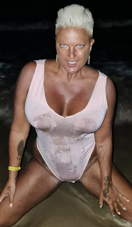 Nacktes geleaktes OnlyFans-Foto von Caroline Oberg