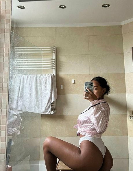 Naken läckt OnlyFans-bild av Llleasy