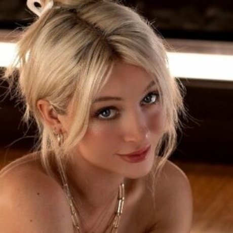 Naken läckt OnlyFans-bild av Emma Louise