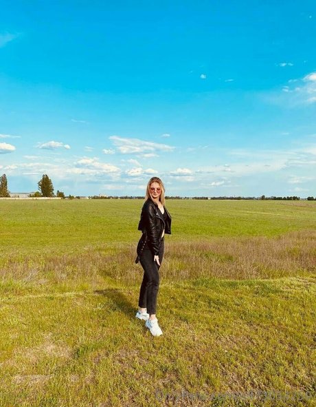 Naakte gelekte OnlyFans-foto van Tvoyakvitka