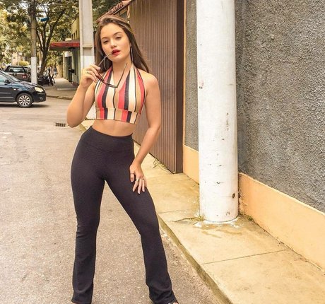 Naken lekkede OnlyFans-bilde av Karize Brum