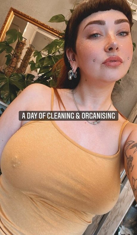 Nahá fotka uniklých OnlyFans od Danielle Hunt