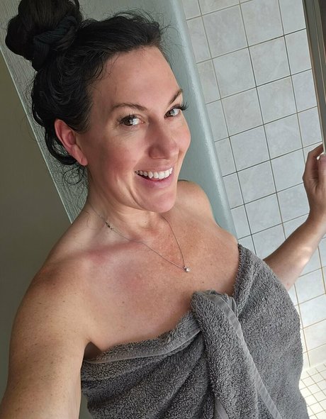 Naken lekkede OnlyFans-bilde av Fallon Jane