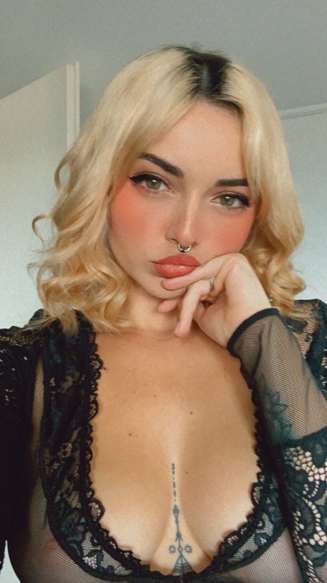 Nahá fotka uniklých OnlyFans od Toradoki