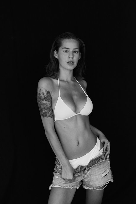 Alaston vuotanut OnlyFans-kuva Indy Mende