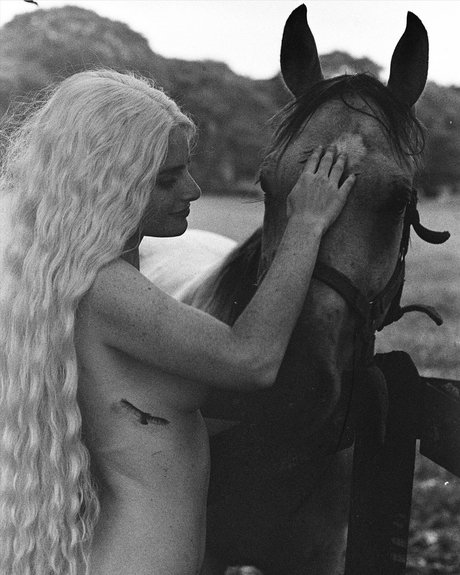 Nahá fotka uniklých OnlyFans od Rotten Queen