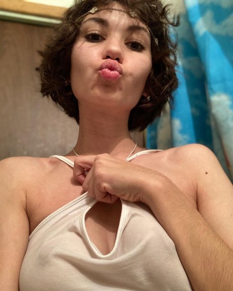 Adorable Dina