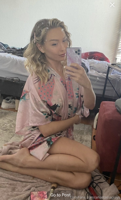 Naken läckt OnlyFans-bild av Anastasia