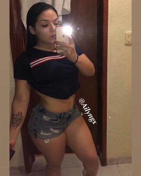 Aylin Guevara OnlyFans 유출 누드 사진