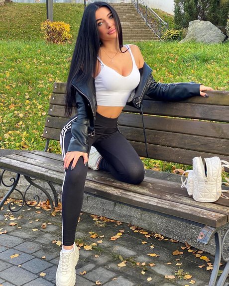 Обнаженная фотография утечки OnlyFans от Dianna Petrova