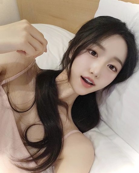 Naken lekkede OnlyFans-bilde av Vin Daily