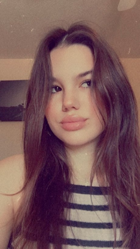 Naken läckt OnlyFans-bild av Harmony Brazeal