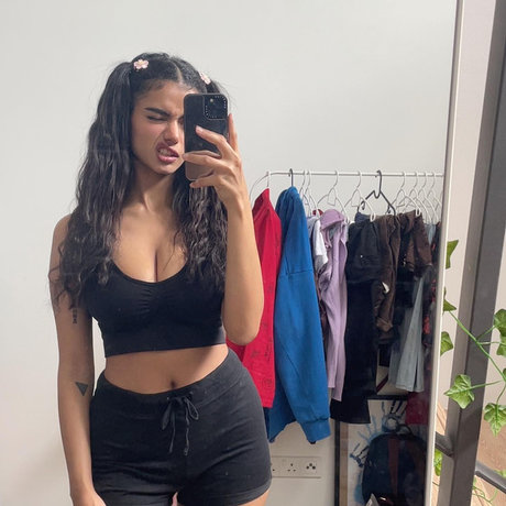 Alasti lekkinud OnlyFans-i pilt Marina