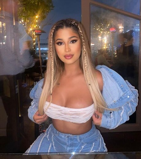 Naken läckt OnlyFans-bild av Amanda Padilla
