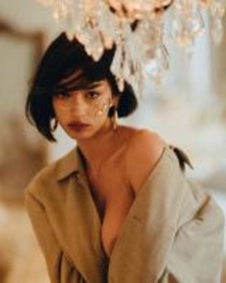 Naken lekkede OnlyFans-bilde av Roxane Eylaud