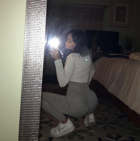 Nahá fotka uniklých OnlyFans od Kymber Sauerwine