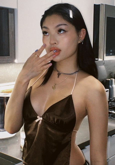 Alina Lin