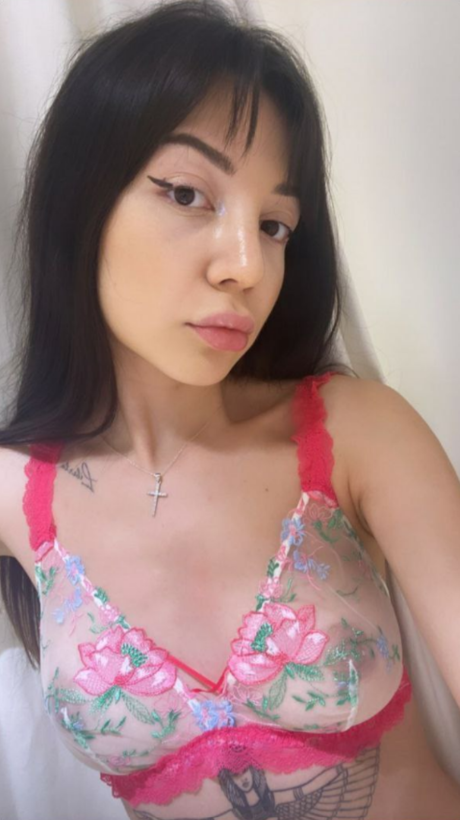 Naken läckt OnlyFans-bild av Sinem