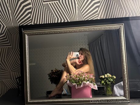 Naken lekkede OnlyFans-bilde av Jenny Wise