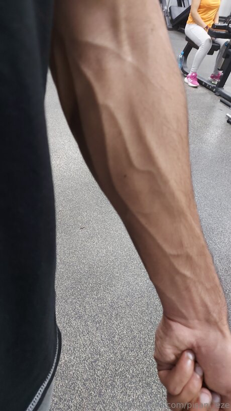 Nahá fotka uniklých OnlyFans od Big Eze23