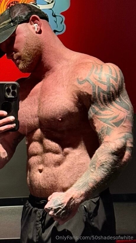 Naken lekkede OnlyFans-bilde av 50shadesofwhite