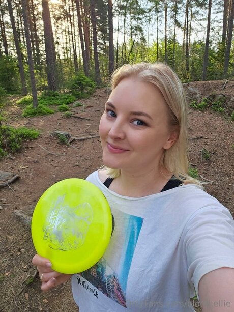 Naken lekkede OnlyFans-bilde av Blond Ellie