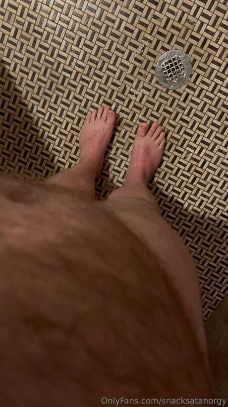 Naken lekkede OnlyFans-bilde av Snacksatanorgy