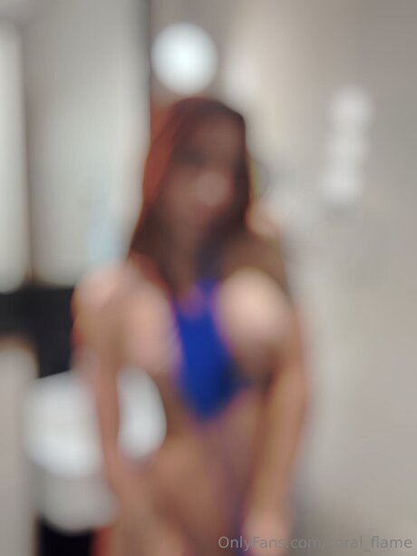 Nacktes geleaktes OnlyFans-Foto von Coral Flame