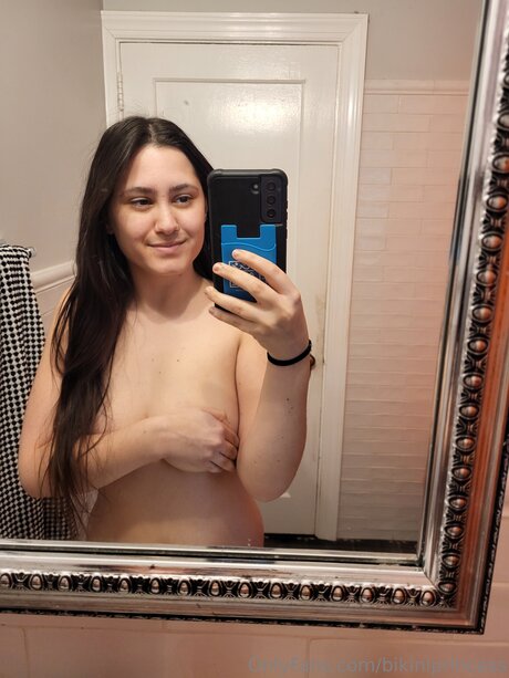 Naken lekkede OnlyFans-bilde av Bikiniprincess