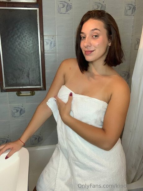 Naken läckt OnlyFans-bild av Kindluana