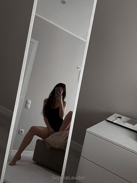 Nahá fotka uniklých OnlyFans od Sophia Es