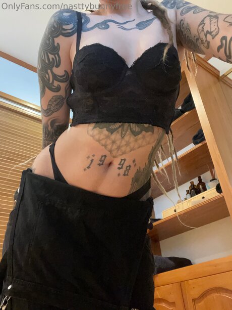 Naken lekkede OnlyFans-bilde av Nasttybunnyfree
