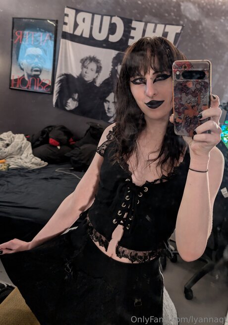 Naken lekkede OnlyFans-bilde av Lyannaqt
